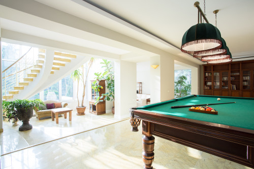 The Ultimate Guide to Finding the Perfect Pool Table for Your Game Room