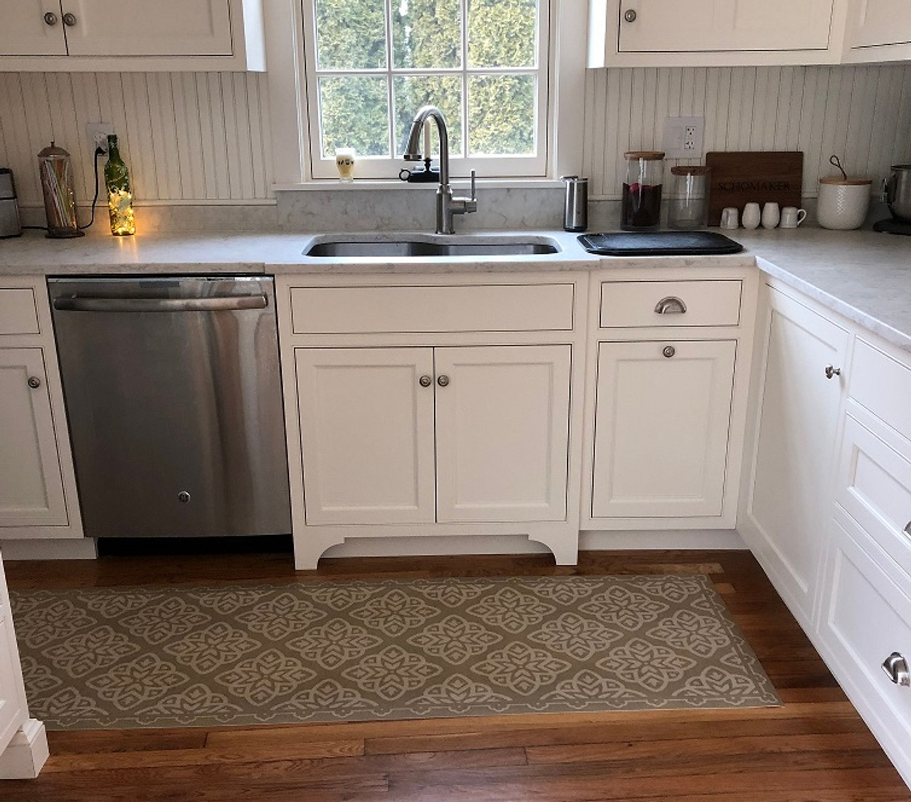 Pura Vida customer use of Niveus vinyl floor cloth