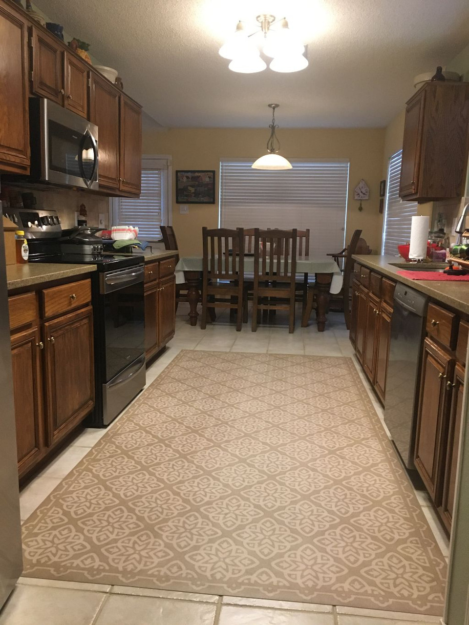 Pura Vida customer use of Niveus vinyl floor cloth