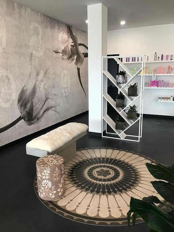 Pattern 83 pirouette in a beauty salon 