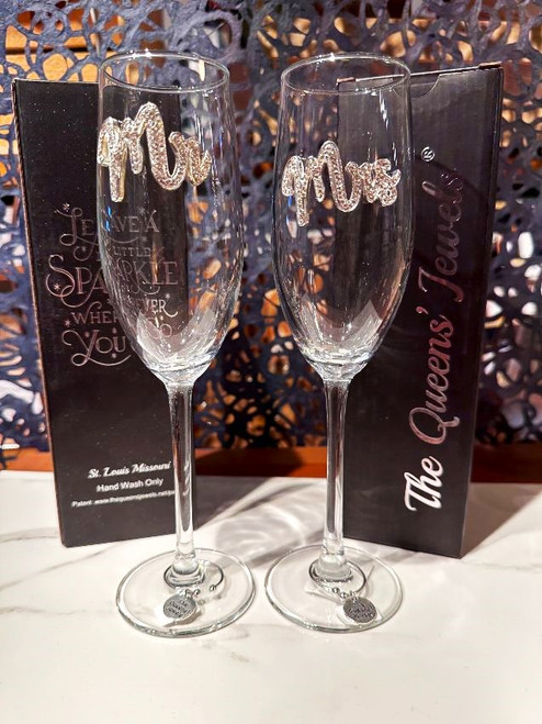 Mr and Mrs champagne flutes