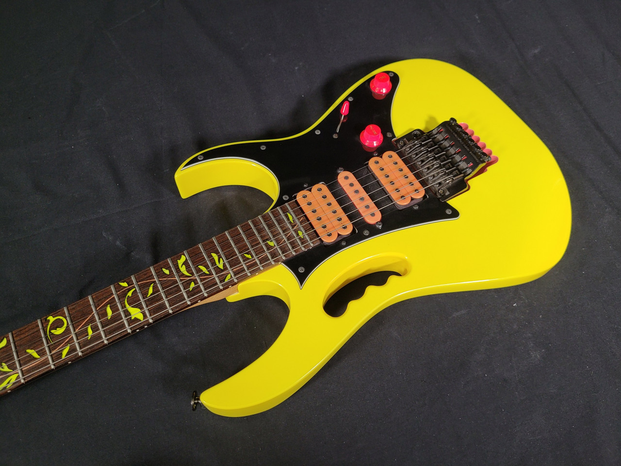 1989 Ibanez Steve Vai Jem 777 VDY Desert Yellow (W626) - Tundra