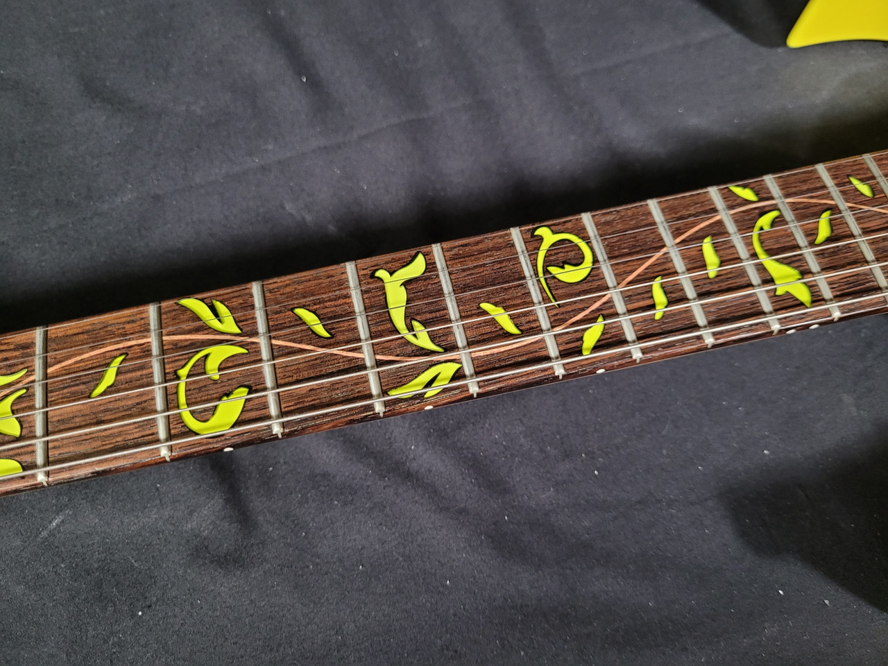 IBCX01) 1989 Ibanez Steve Vai Jem 777 VDY Desert Yellow (W626