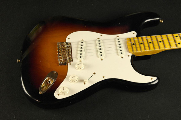 Fender Custom Shop Limited Edition Vintage Custom 1957 Stratocaster - Wide Fade 2-Tone Sunburst (918) Fender Custom Shop Limited Edition Vintage Custom 1957 Stratocaster - Wide Fade 2-Tone Sunburst (918)