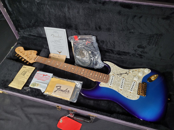 1996 Fender Custom Shop Bonnie Raitt Signed Stratocaster 95 of 200 (WFENCX14) 