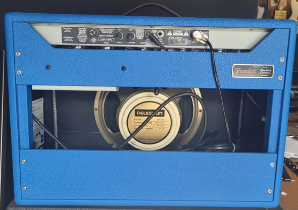 Fender Limited Edition Deluxe Reverb Blue Tolex (T626)