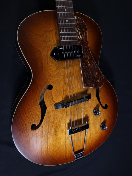 Godin 5th Avenue Kingpin Cognac Burst (W192)