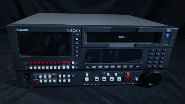(R40) Alexis M20 (W568)