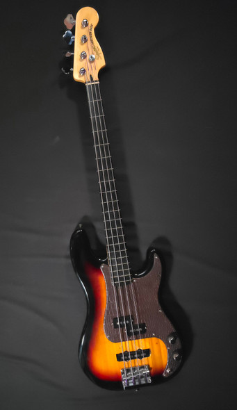 (SQX426) Squier Bass Snakeskin Pickguard (W034)