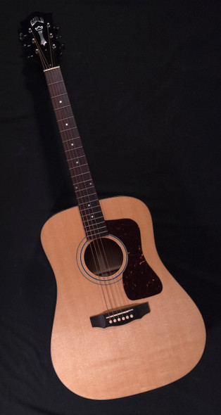 (G32) Guild D-40 Traditional (W116)