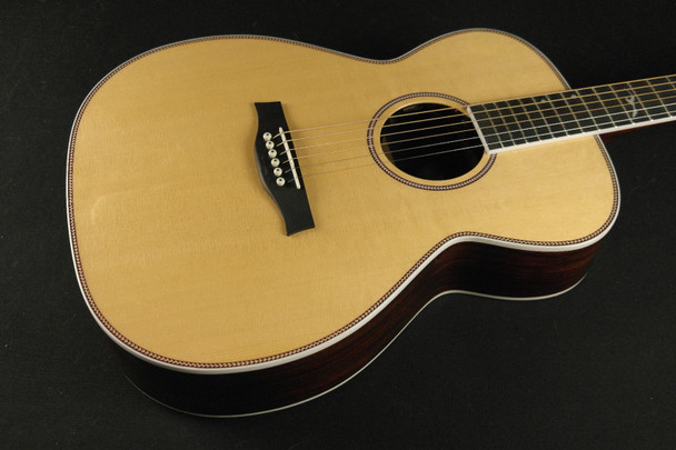 Seagull 047772 Artist Studio CH HG EQ 6 String RH Acoustic Electric Guitar w Tric Case 037 Discontinued