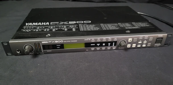(R51) Yamaha FX900 Simul Effects Processor (W180)   