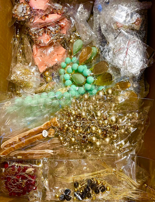 100 Piece Bulk Necklace Lot