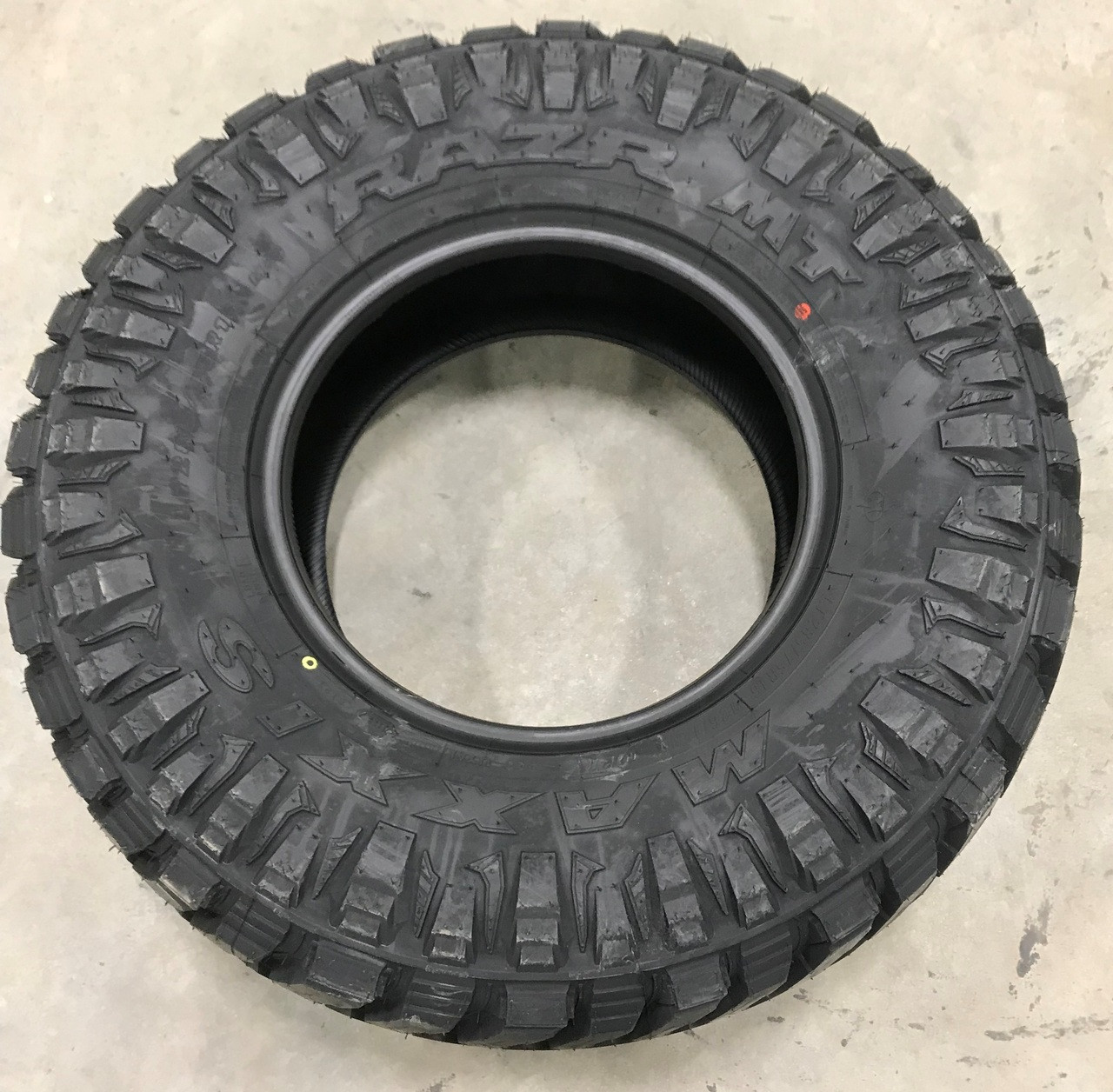 New Tire 275 70 18 Maxxis Razr MT Mud 10 Ply LT275/70R18 40,000 Mile