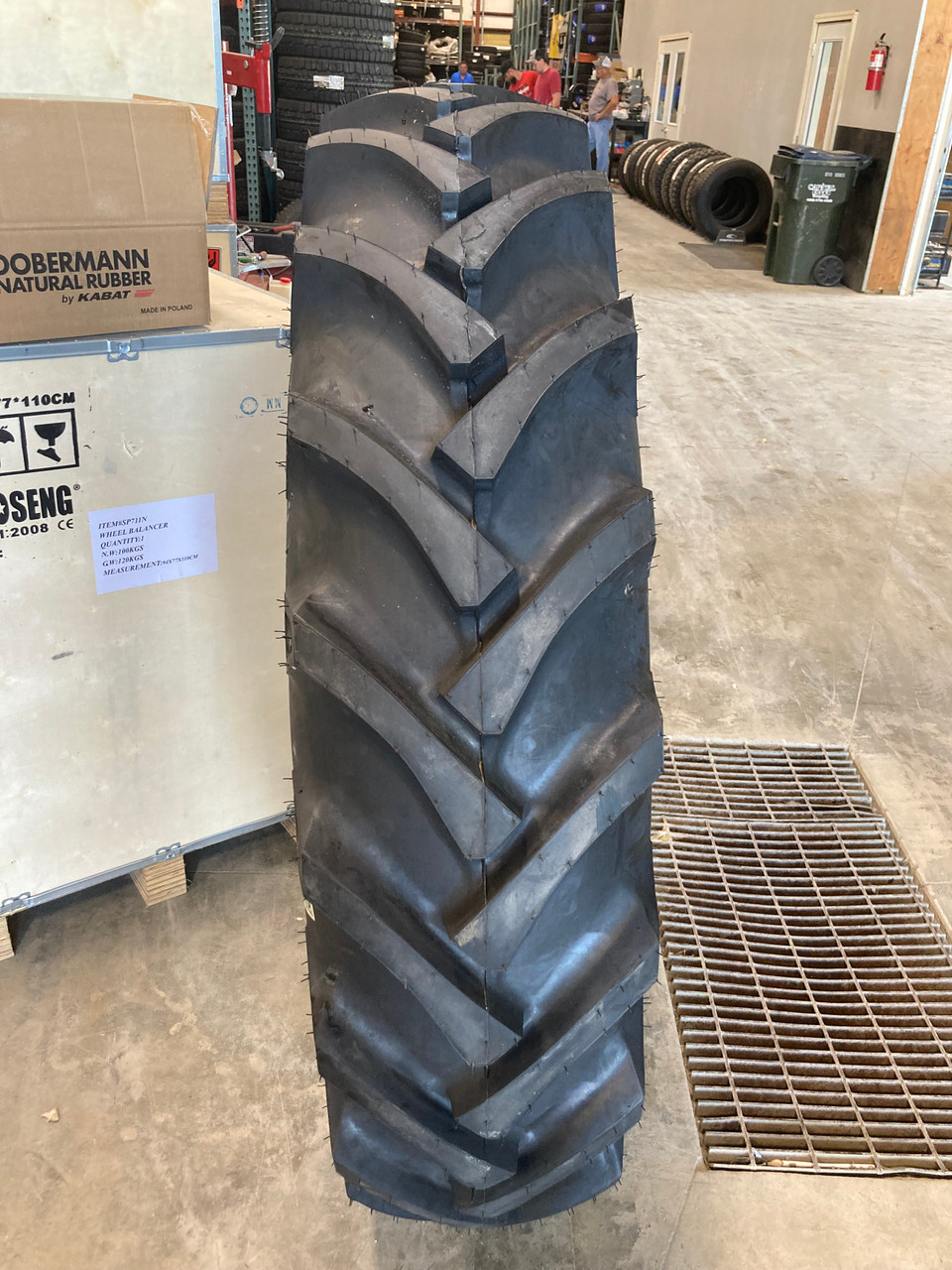 New Tire 20.8 38 BKT Tr135 R-1 12 Ply TT 20.8x38