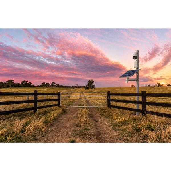 WatchAI Perimeter Detection & Auto Tracking PTZ + Solar Kit