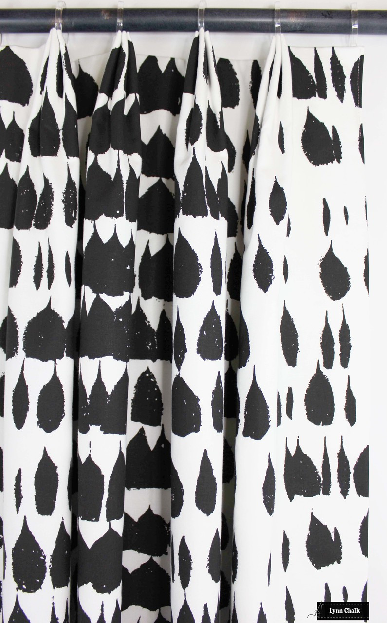 Schumacher Queen Of Spain Black