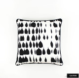 Pillow in Queen of Spain 20 X 20 with Black Welting