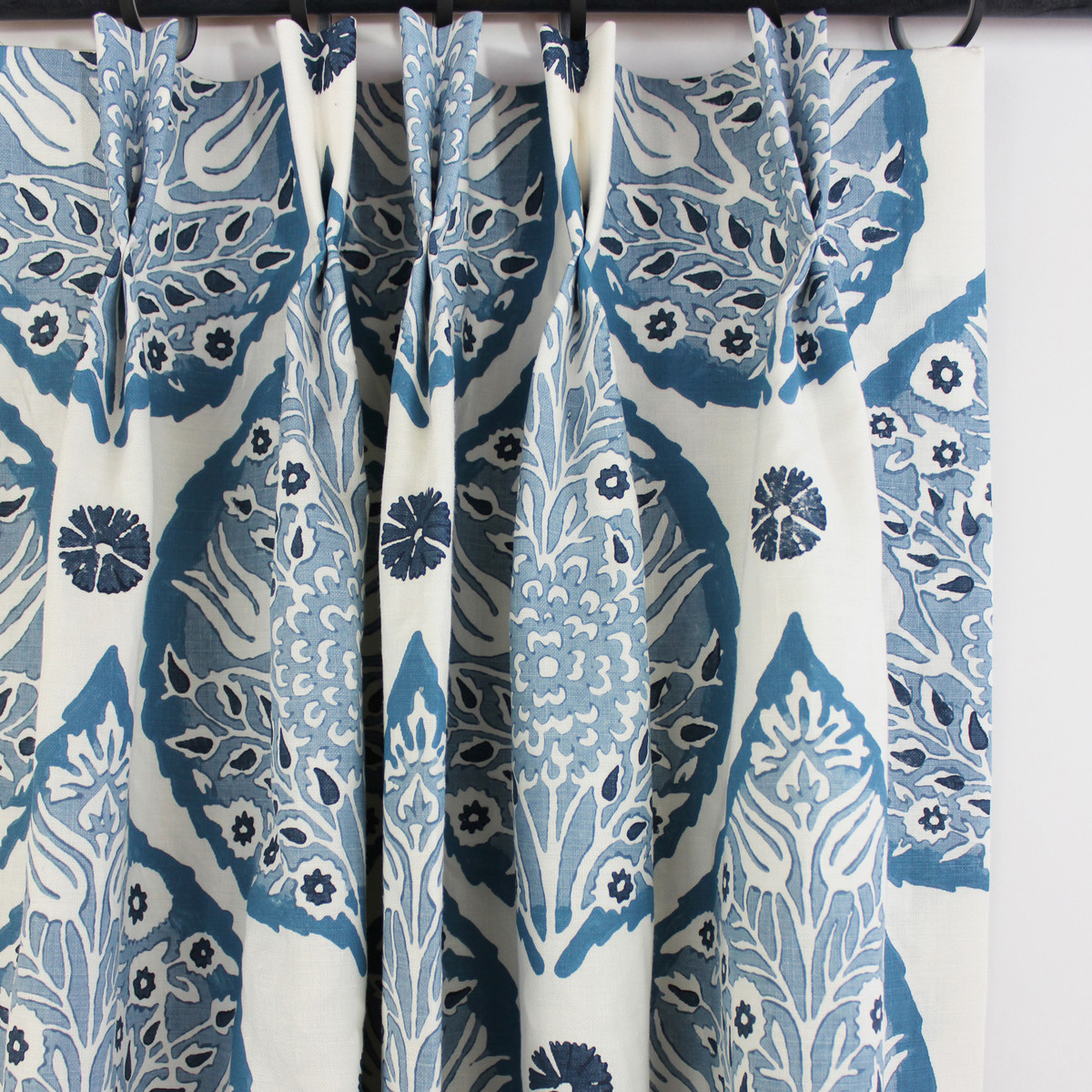 galbraith-paul-lotus-denim-on-white-custom-drapes-butterfly-double-pinch-pleat-lynn-chalk-i-lc-04560-square.jpg galbraith-paul-lotus-denim-on-white-custom-drapes-butterfly-double-pinch-pleat-lynn-chalk-i-lc-04560-square.jpg