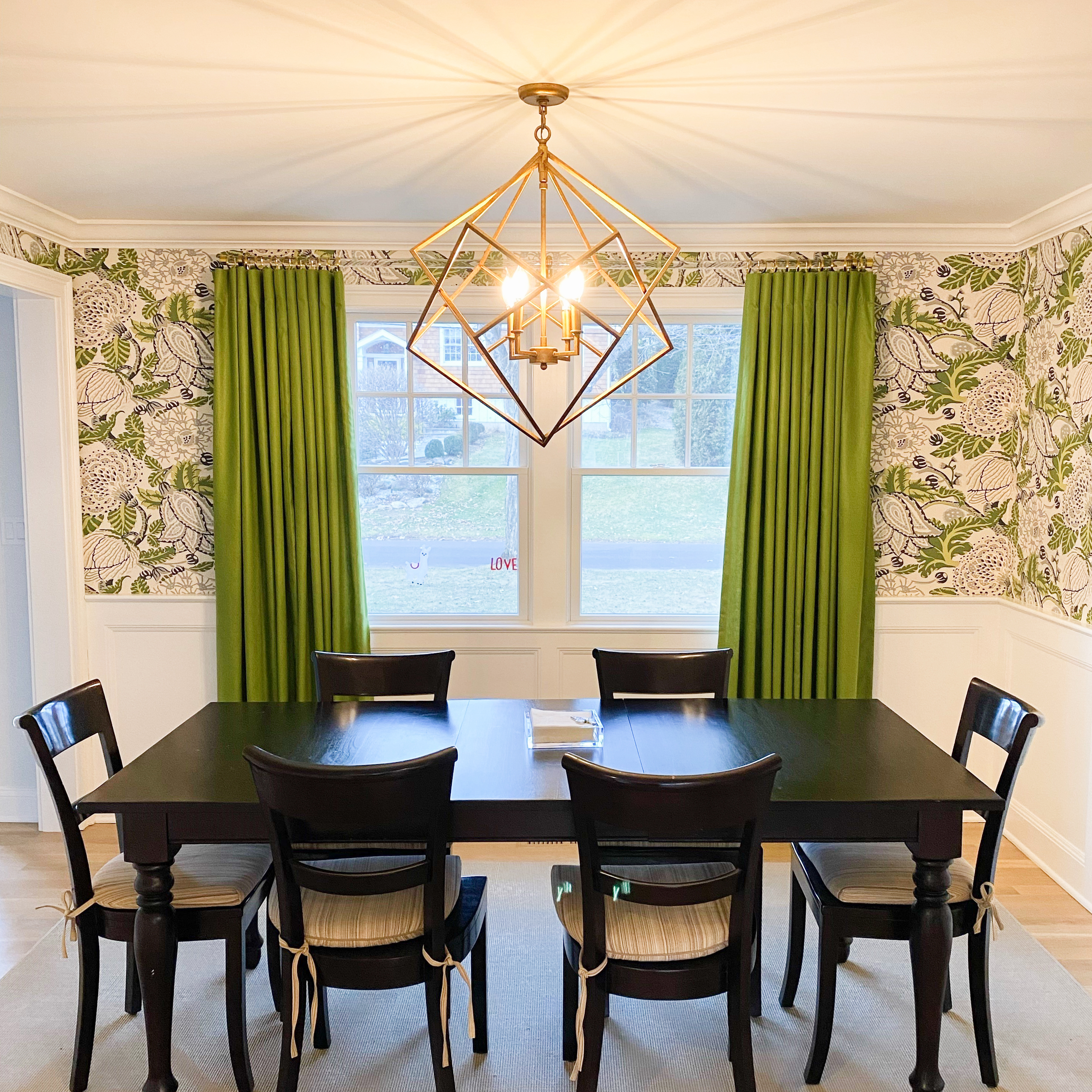 schumacher-lange-glazed-linen-leaf-double-width-flat-panels-lynn-chalk-square.jpg schumacher-lange-glazed-linen-leaf-double-width-flat-panels-lynn-chalk-square.jpg