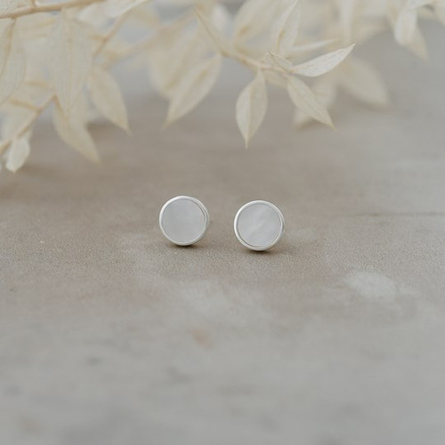 Alluring Studs-silver/mother of pearl