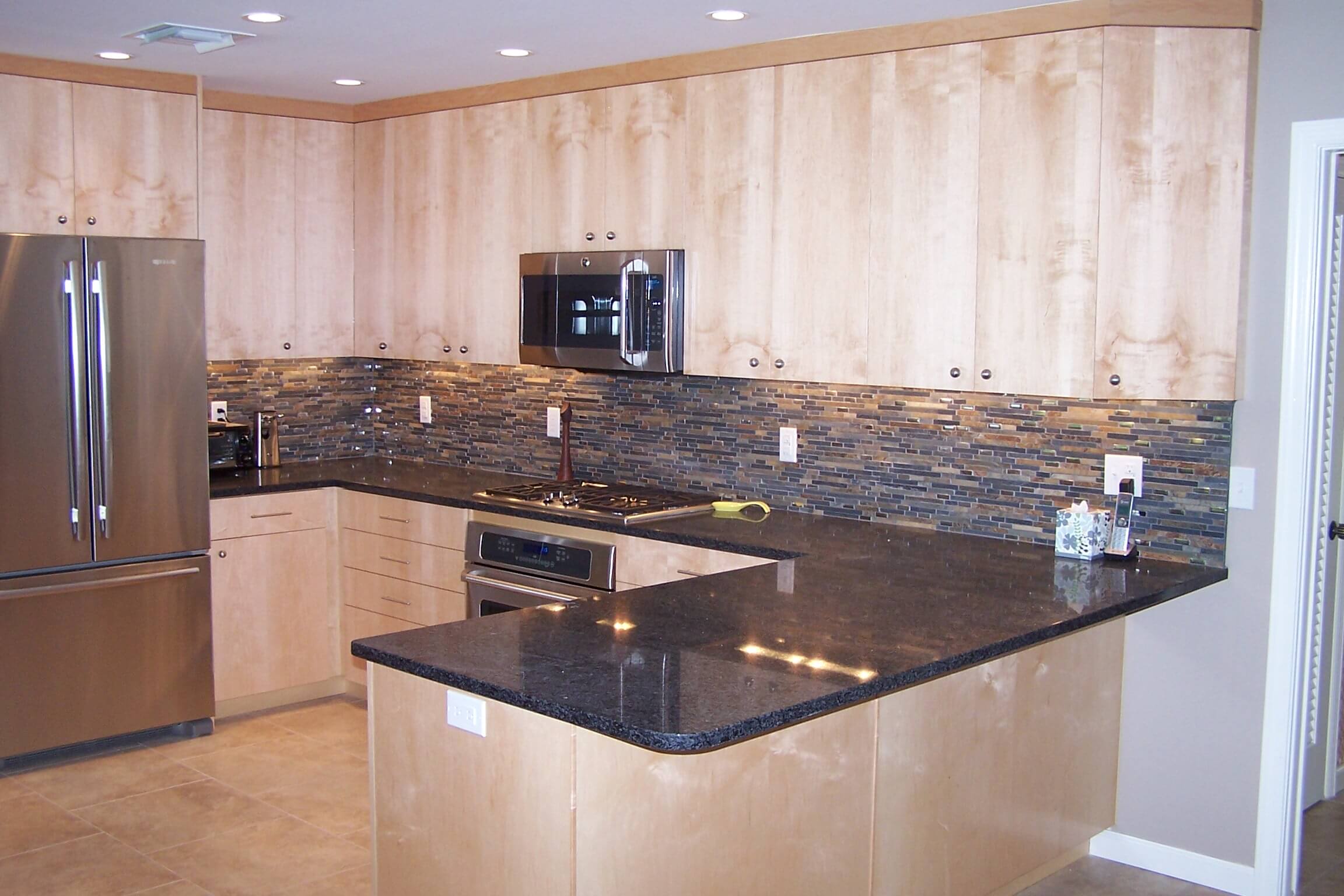 azzaro-maple-kitchen-1.jpg