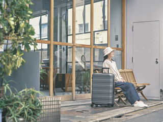 
                  Minimalist Travel Essentials: How to Pack Light with MUJI
            