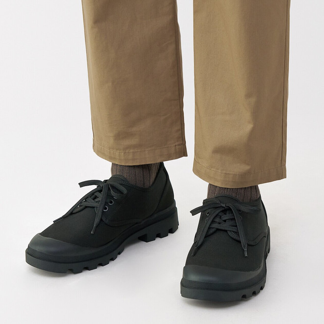 Water‐Repellent Cushioned Insole Lace‐Up Shoes