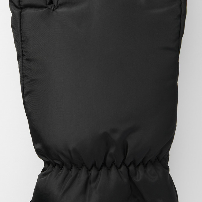 Water repellent heat‐generating padded gloves