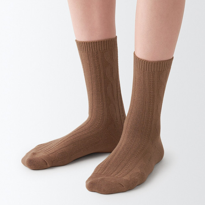 Right Angle Soft Stretch Top Cable Pattern Socks