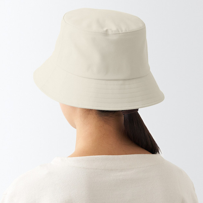 Moisture‐Wicking Water Repellent Hat. | MUJI