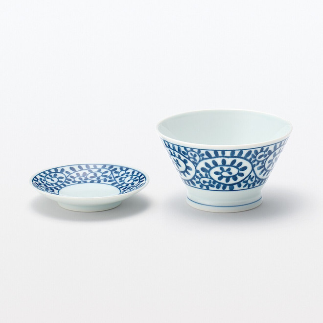 Hasami Ware Porcelain Rice Bowl ‐ Arabesque Pattern