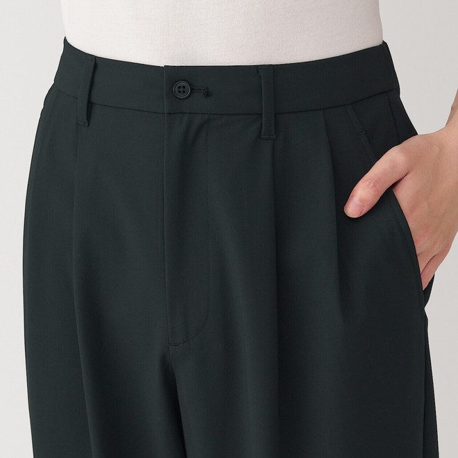 Men's Crease‐Resistant Pleated Trousers