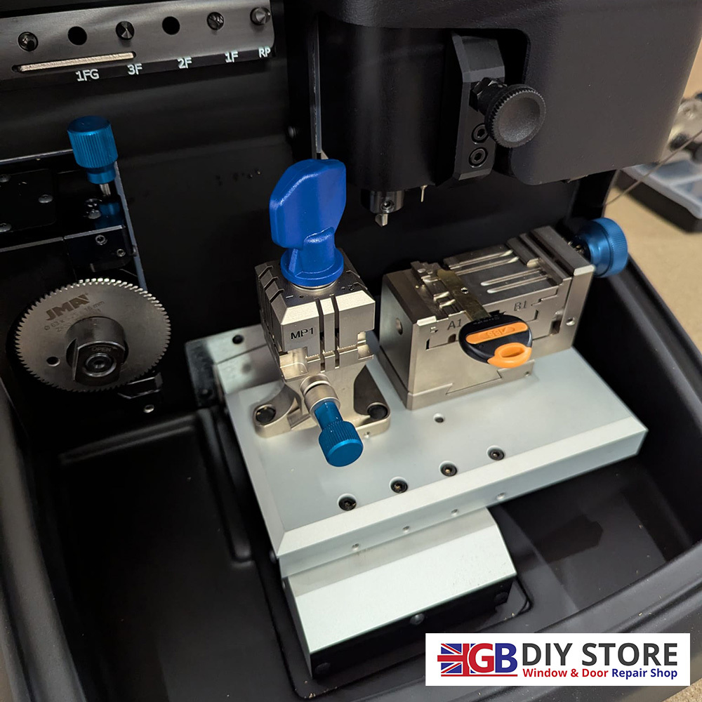 State of the art key cutting machine