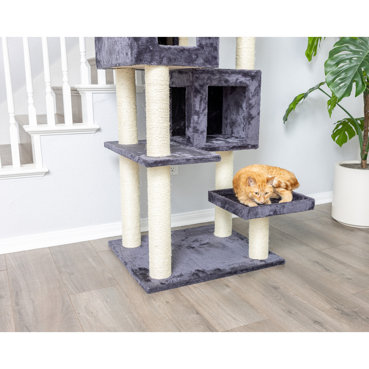 Giant Cat Tower for Multiple Cats A8104