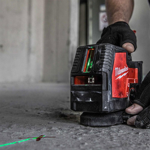 Milwaukee L4CLL-301C Green Cross Line Laser Level With Case 4933478243 - MonkeyTools Milwaukee L4CLL-301C Green Cross Line Laser Level With Case 4933478243 - MonkeyTools