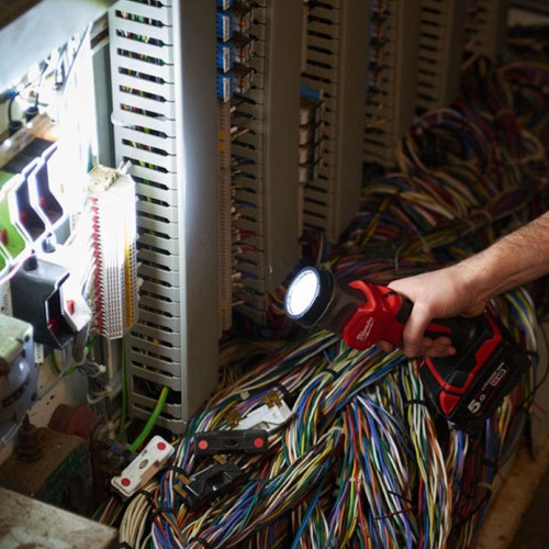 Milwaukee M18TLED-0 M18 18V LED Work Light Torch with 1 x 5.0Ah Battery - MonkeyTools