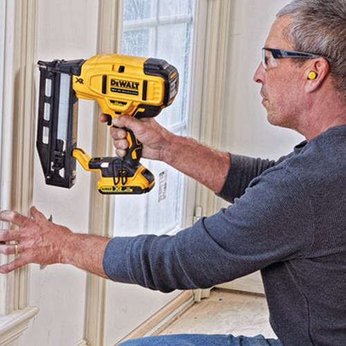 Dewalt DCN662N 18V XR Brushless 16Ga Second Fix Straight Nailer Body Only - MonkeyTools Dewalt DCN662N 18V XR Brushless 16Ga Second Fix Straight Nailer Body Only - MonkeyTools