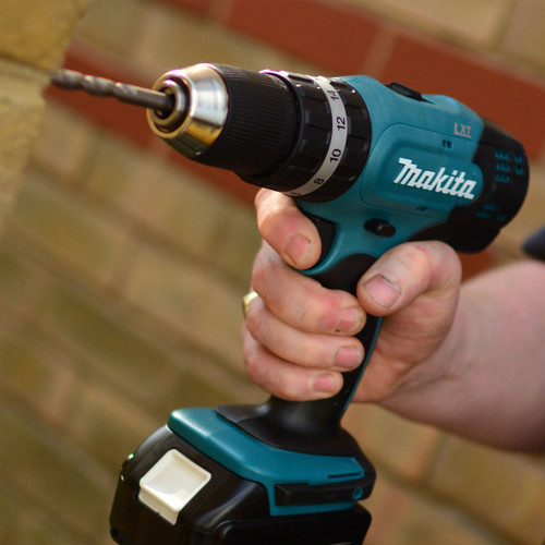 Makita DLX2025T 18V LXT Combi Drill & SDS+ Drill Twin Kit With 2 x 5.0Ah Batteries Charger In Bag - MonkeyTools Makita DLX2025T 18V LXT Combi Drill & SDS+ Drill Twin Kit With 2 x 5.0Ah Batteries Charger In Bag - MonkeyTools