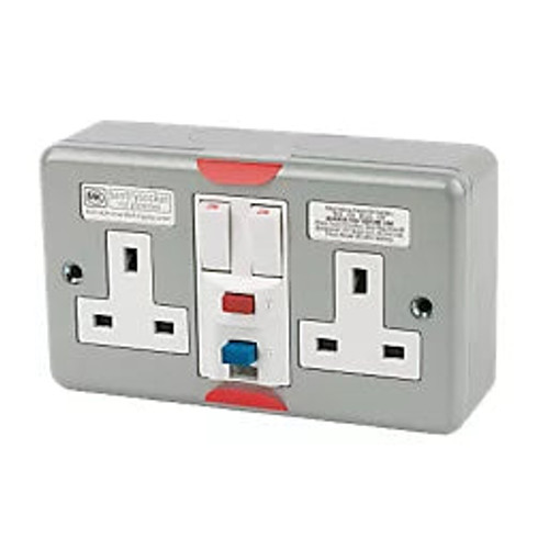 MK 13A 2-GANG DP SWITCHED METAL CLAD ACTIVE PLUG SOCKET WITH WHITE INSERTS - MonkeyTools