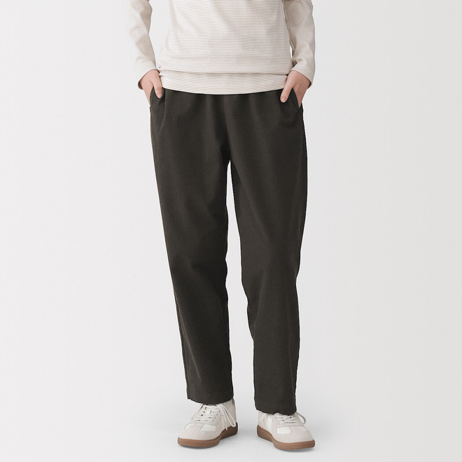 Pantalón de pierna tapered de franela elástica para mujer