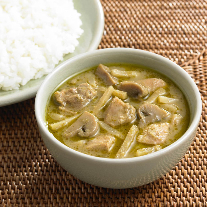 Pollo en salsa curry verde con leche de coco, 180 g