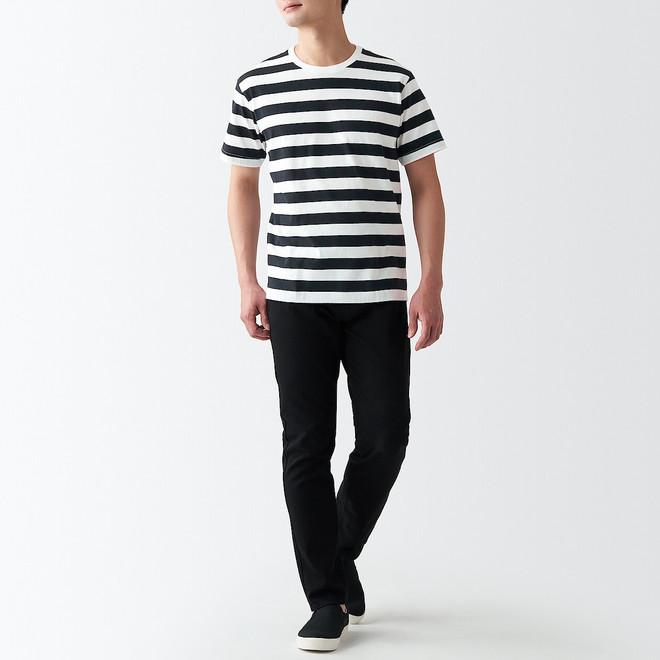 Camiseta de rayas anchas con cuello redondo