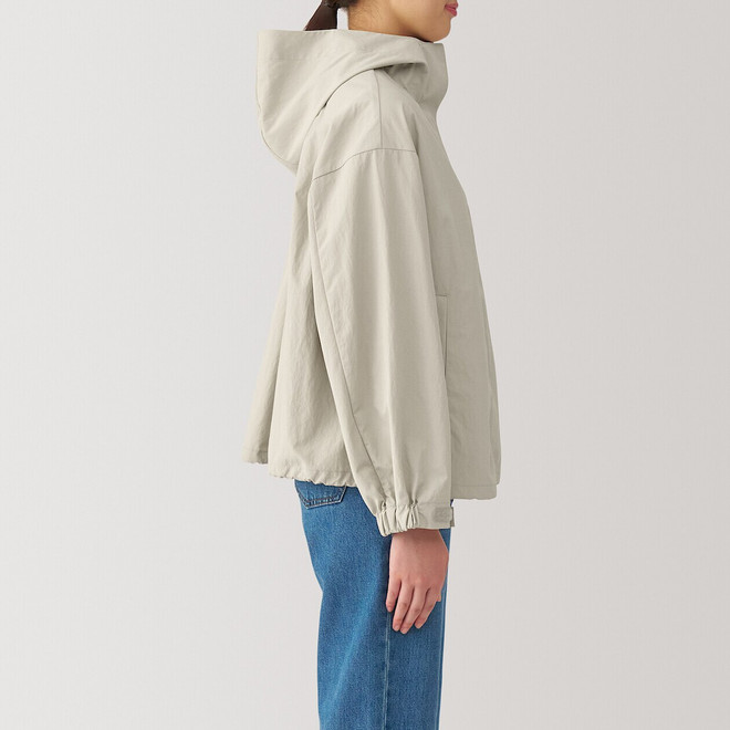 Women's Water Repellent Pocketable Hooded Jacket
