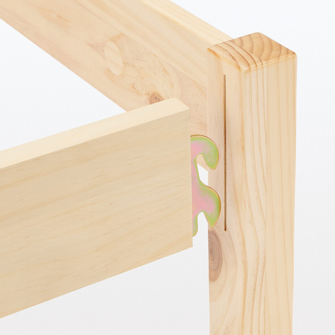 Cama doble de madera de pino