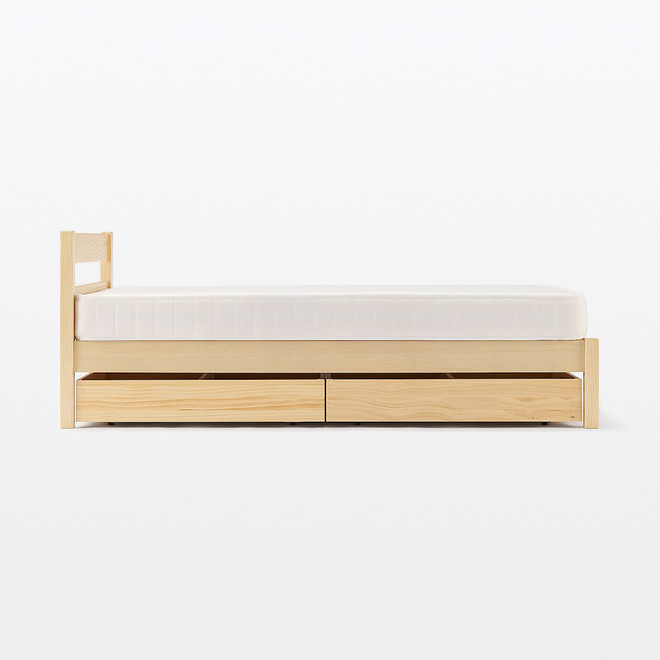 Cama doble de madera de pino