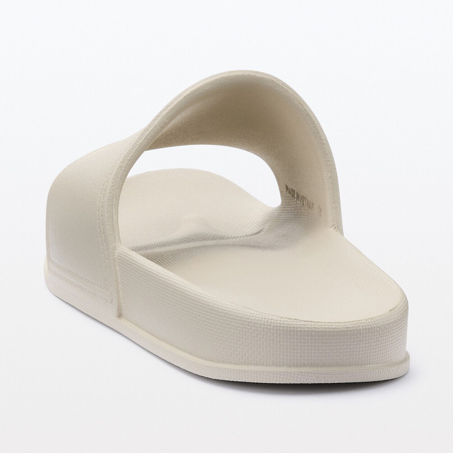 Sandalias planas de espuma de poliuretano