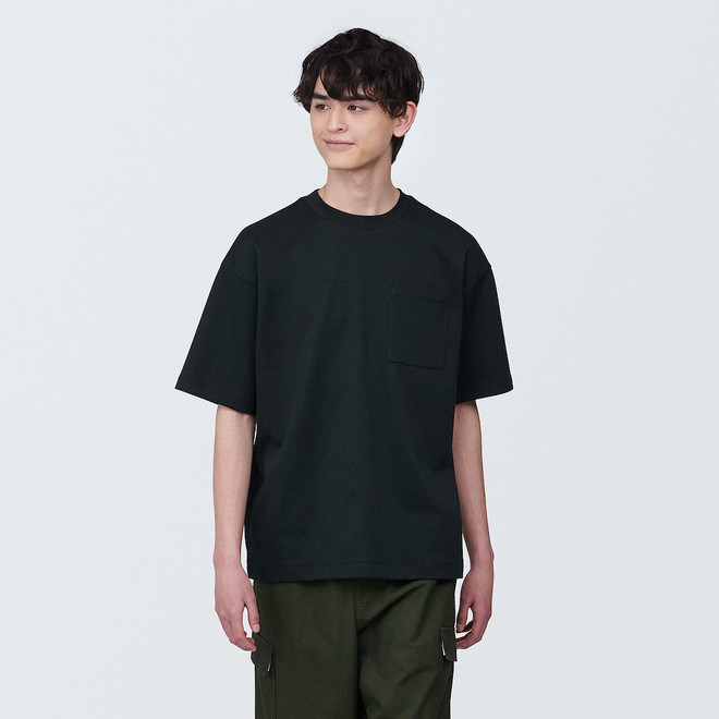 Camiseta de hombre Cool Touch Relaxed Fit con bolsillo.