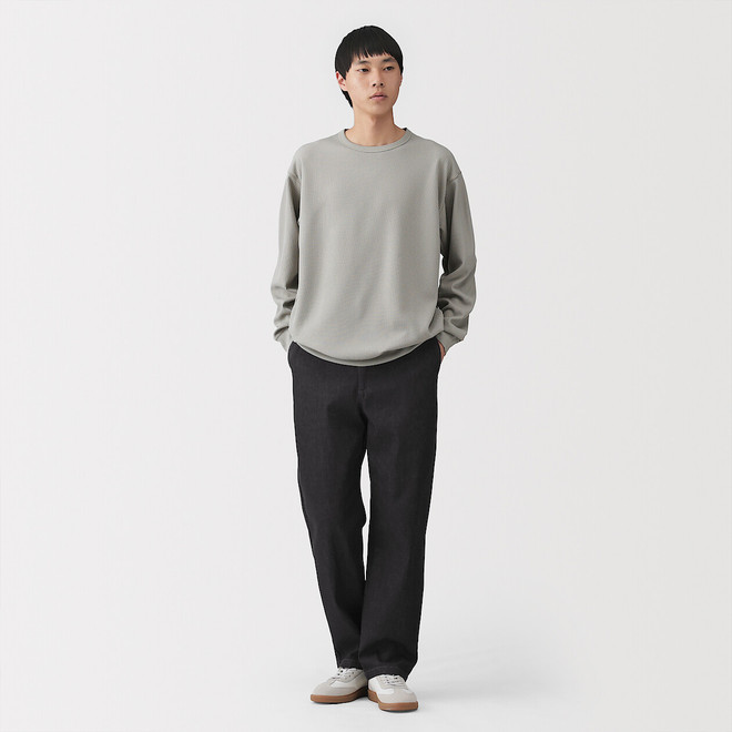 Pantalón de corte cómodo y denim lavado para hombre ‐ Negro