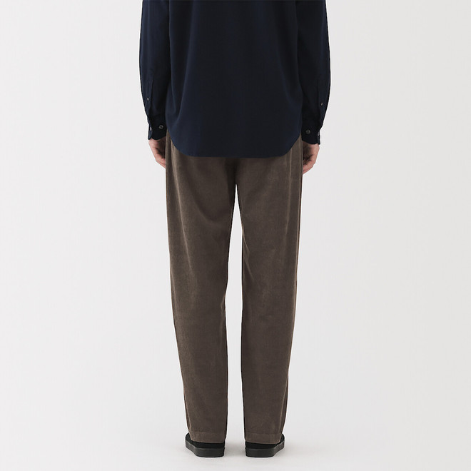 Pantalones de pana y ajuste cómodo para hombre